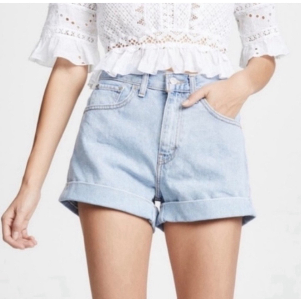 Levis Jean Shorts Womens 25 Blue A-Line Mom High Waist Light Wash Cuffed Denim